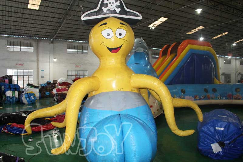 inflatable octopus at the start side