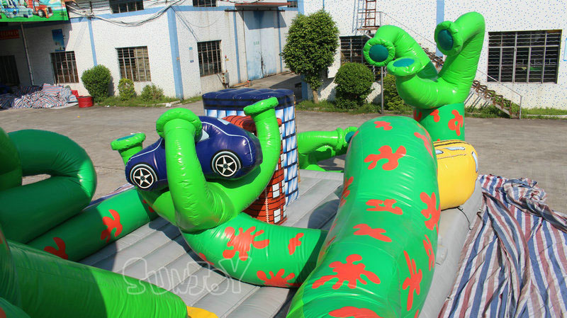 alien monster amusement park details 3